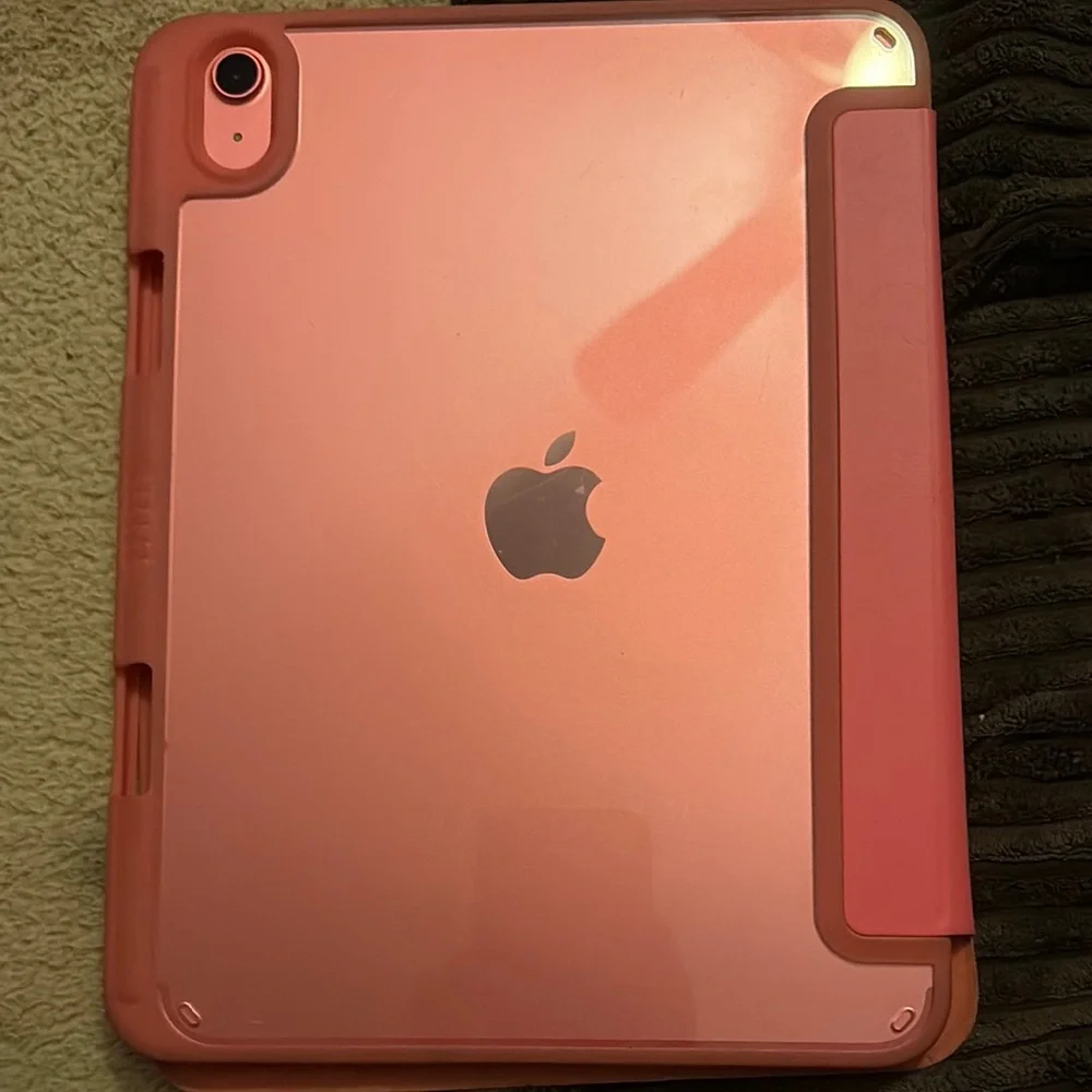 Apple IPad Air a16 in Pink with case and box